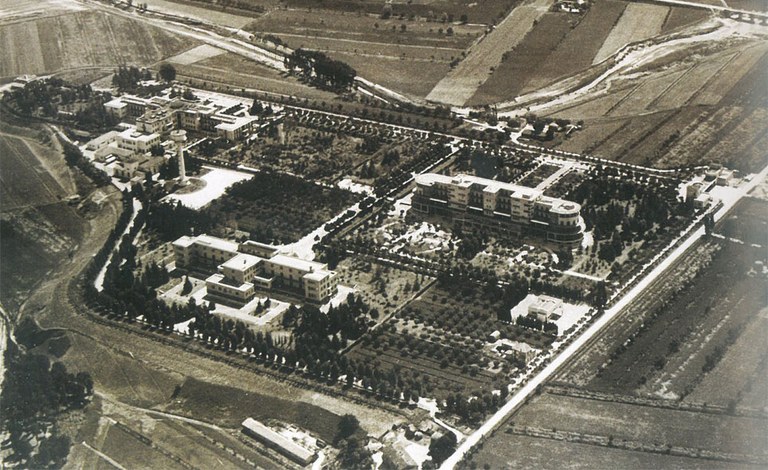 Anonimo "Veduta aerea del Complesso sanatoriale IX Maggio di Vecchiazzano, Azienda Usl di Forlì
