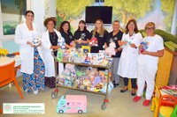 In nome di "Valentina" l'omonima Associazione di Cento regala doni ai bambini dell'Oncoematologia pediatrica di Cona