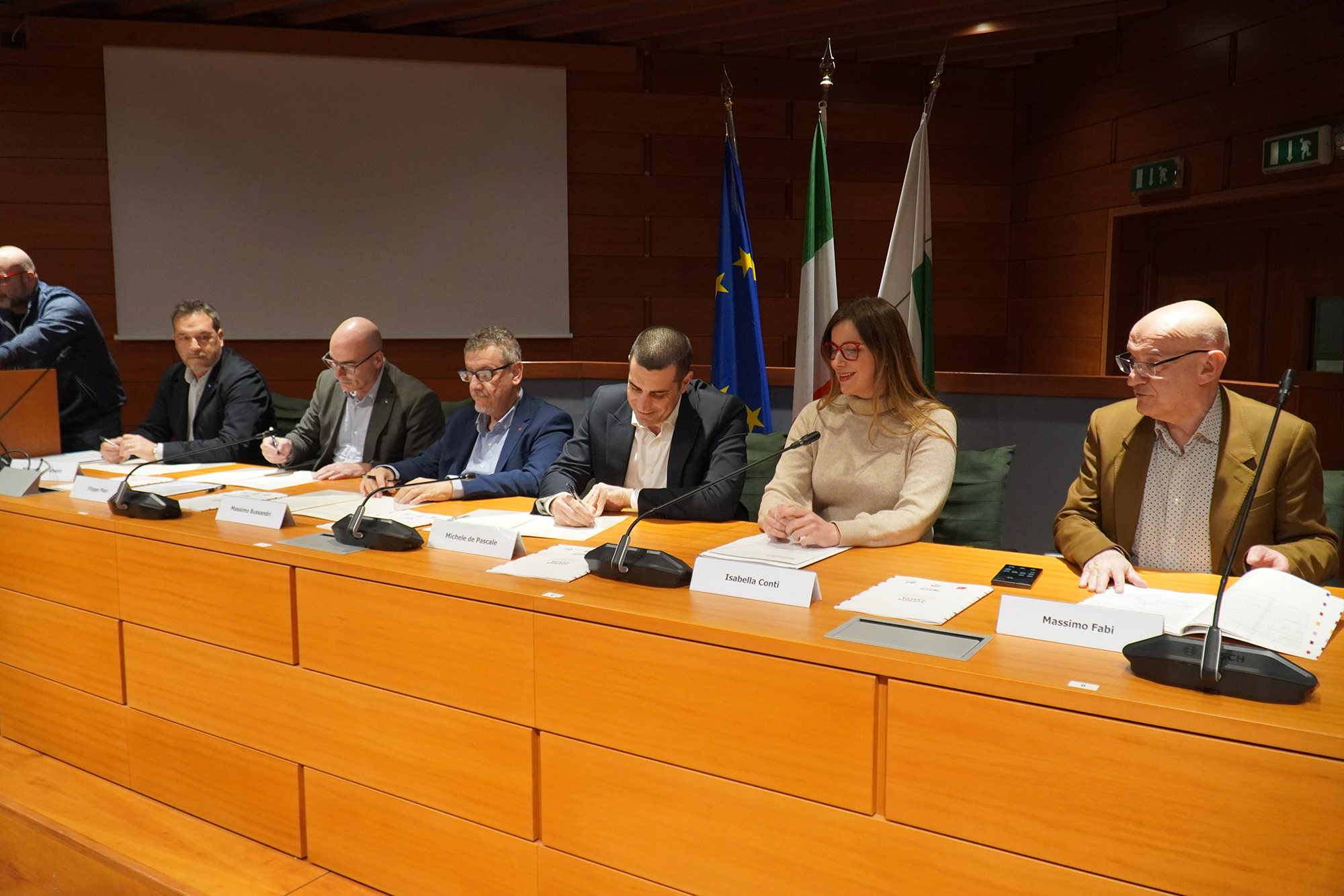 Valorizzazione dei professionisti, medicina di territorio e sostenibilità economica — Salute
