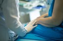Tumore alla mammella, anche grazie alla Rete dei Centri di senologia in Emilia-Romagna si sopravvive di più e la mortalità è in costante calo