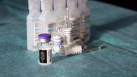 Vaccinazioni anti-Covid: la terza dose viene somministrata negli hub e dai medici di medicina generale