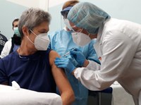 Vaccinazioni anti-Covid, dalla Regione l’indicazione alle aziende sanitarie di organizzare la somministrazione della terza dose